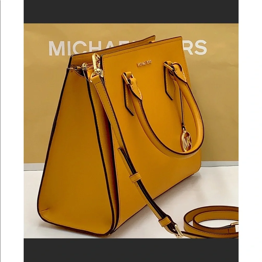 🌹🌹Michael Kors Absolutely Gorgeous Ladies New with Tags Purse Gorgeous - Picture 2 of 6